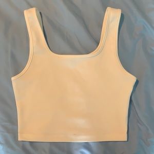 Ribbed white cropped tank from Welooc